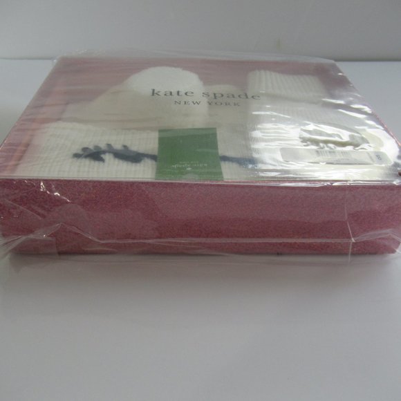 Kate Spade Winking Beanie Cuffed Hat Pop Top Convertible Mittens Box Gift Set - Picture 4 of 4